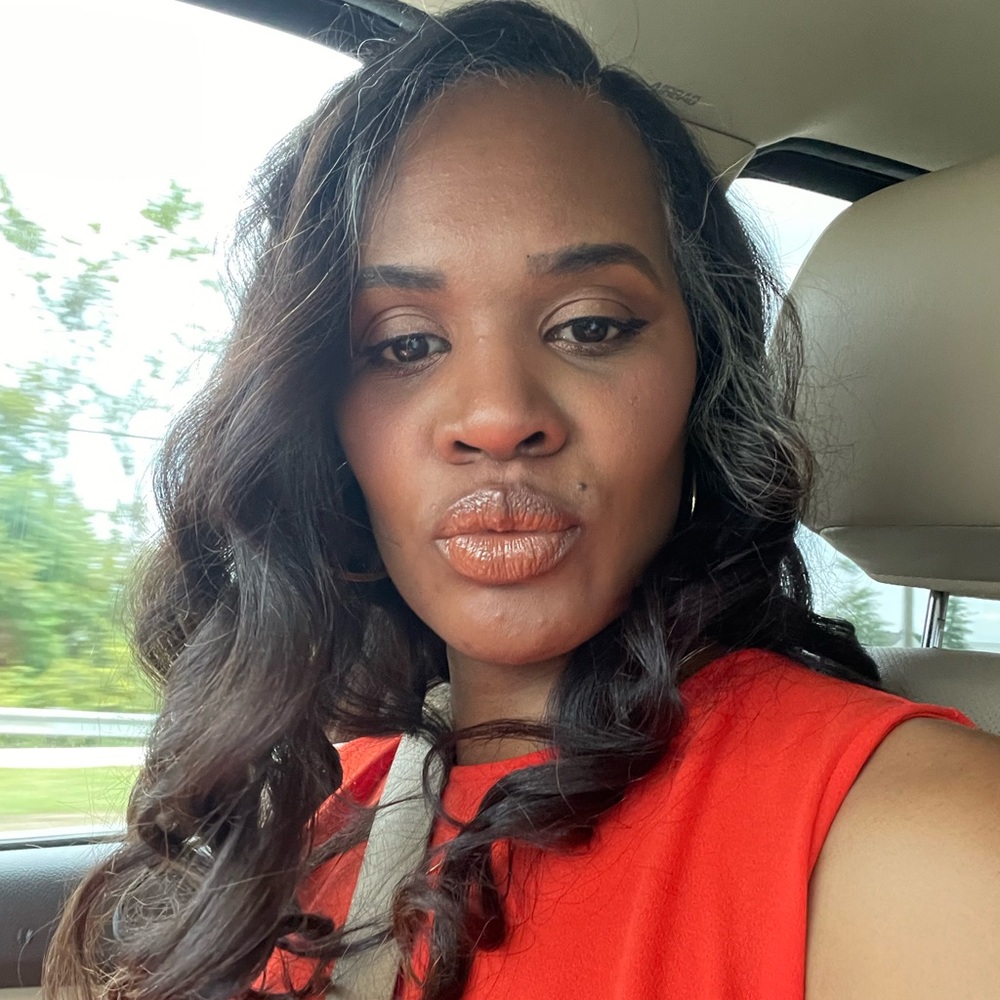 Meet your Posher, Bobbi